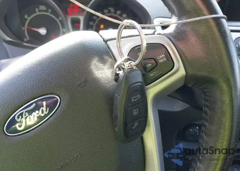 2013 Ford Fiesta Titanium z USA, uszkodzony, nr VIN 3FADP4FJ6DM107373